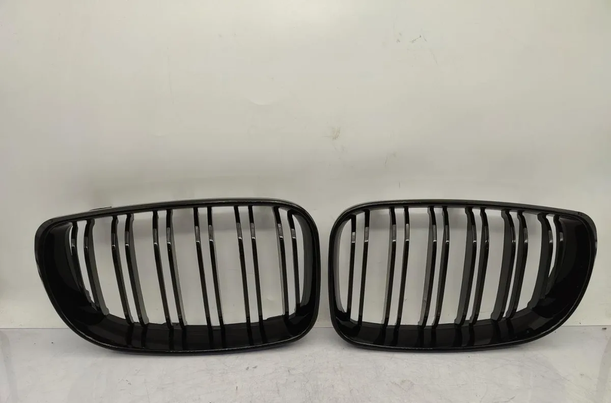 Grille calandre BMW SERIE 1 E87 PHASE 2 occasion