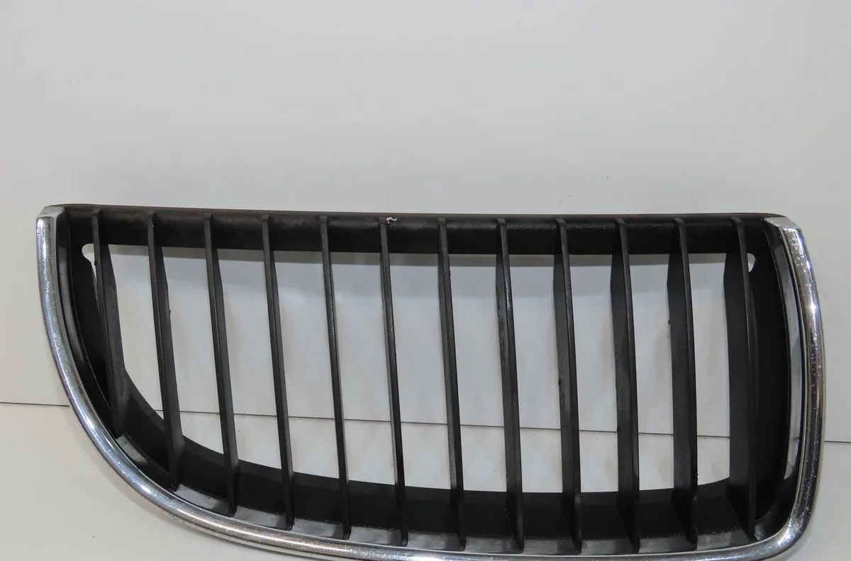 Grille calandre d B.M.W. SERIE 3 V 2005 occasion