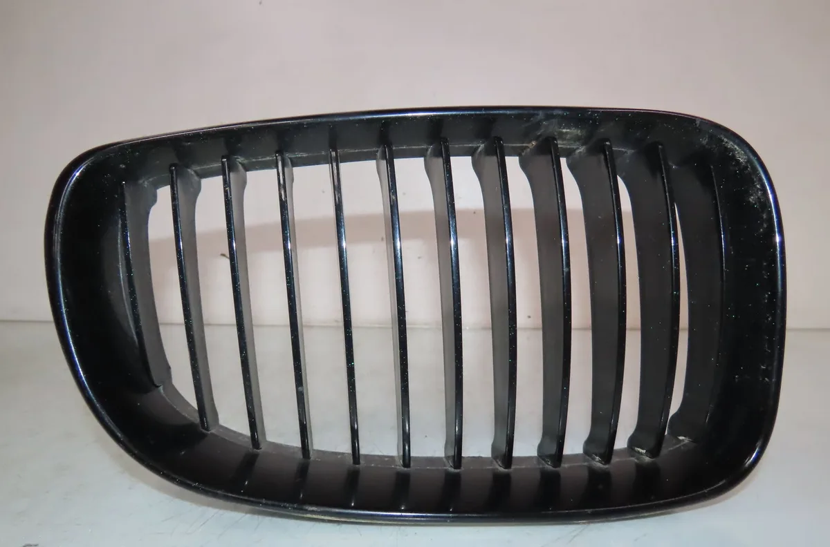 Grille calandre d Bmw 1 (E81) 118 d (2006-2011) 3 portes occasion