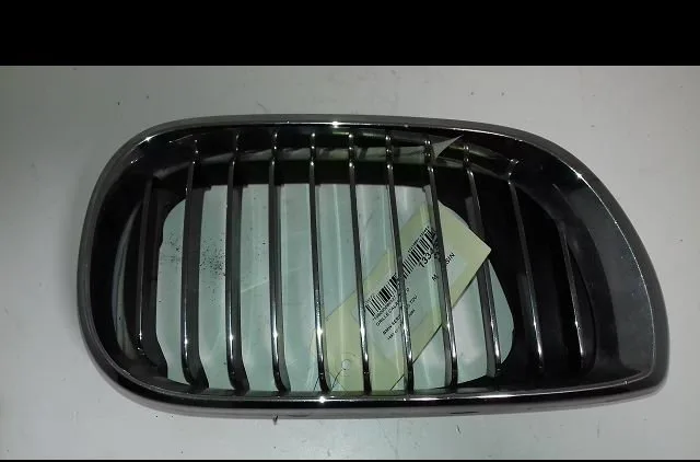 Grille calandre d Bmw 3 Touring (E46) 318 d (2002-2003) occasion