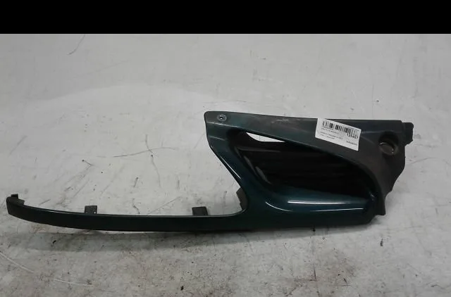 Grille calandre d Renault MEGANE I (BA0-1_) 1.6 e (ba0f, ba0s) (1996-1999) occasion