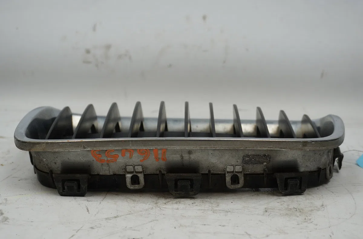 Grille calandre g Bmw 1 (F20) 116 d (2012-2015) occasion