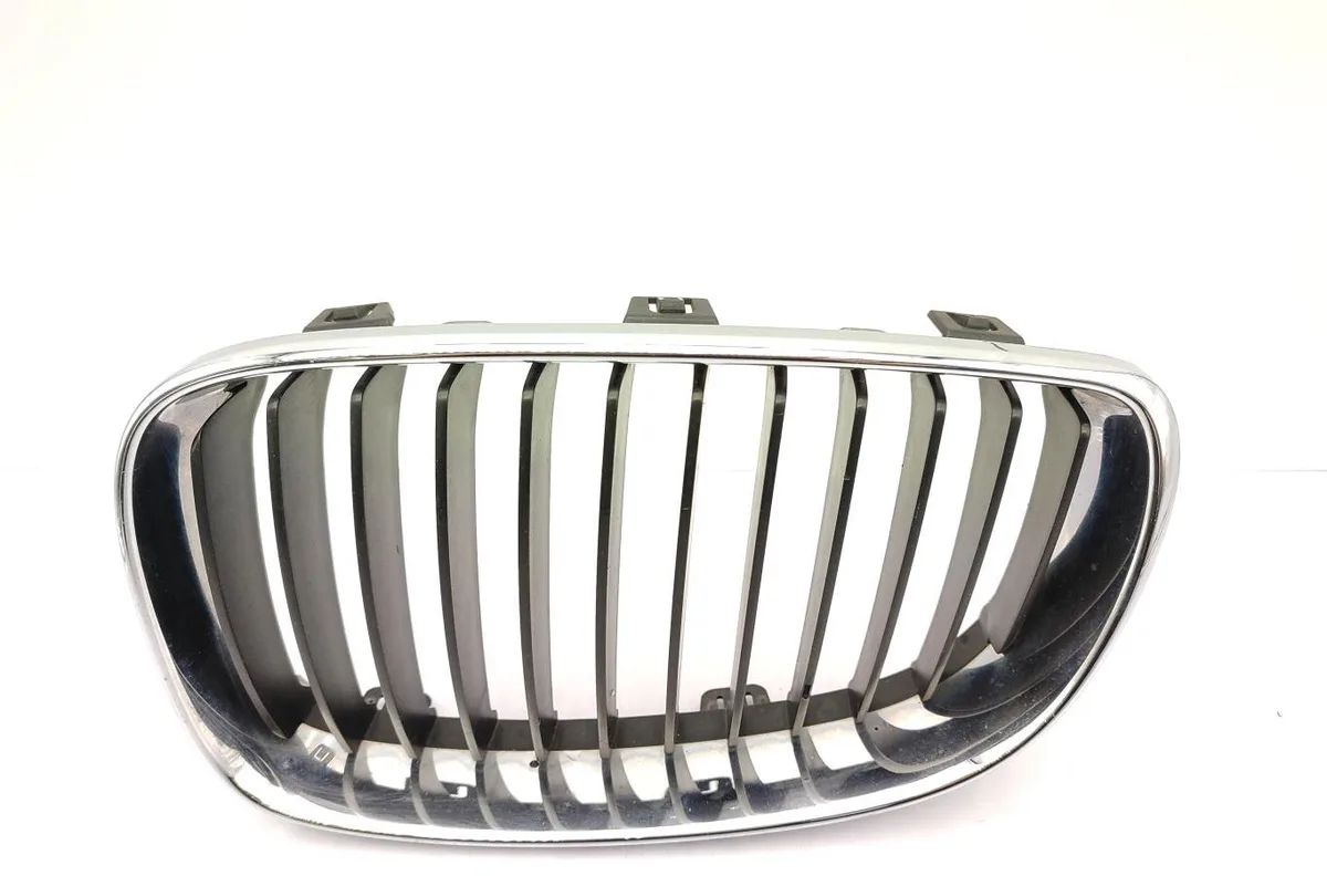 Grille calandre g BMW SERIE 1 E87 PHASE 2 occasion