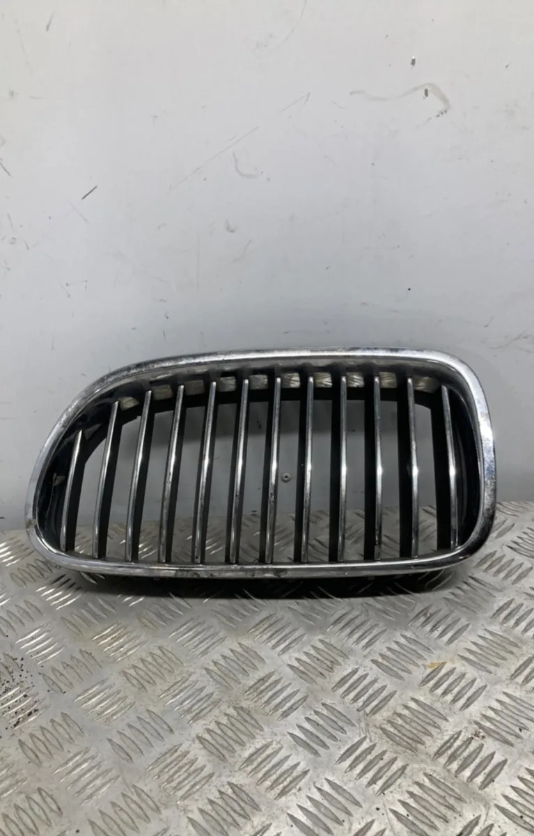 Grille calandre g BMW SERIE 5 F10 PHASE 1 occasion