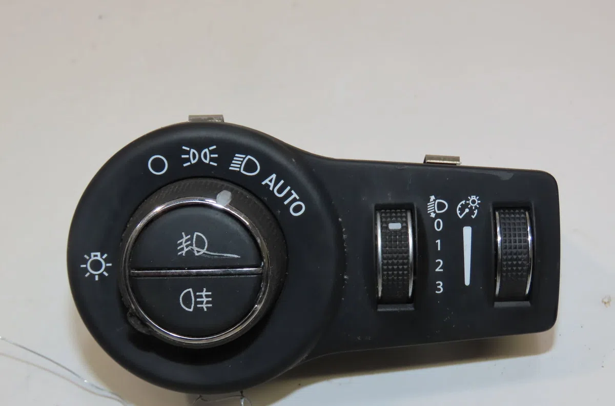 Interrupteur commande de phares Fiat 500X (334_) 1.3 (334.axr11) (2018) occasion