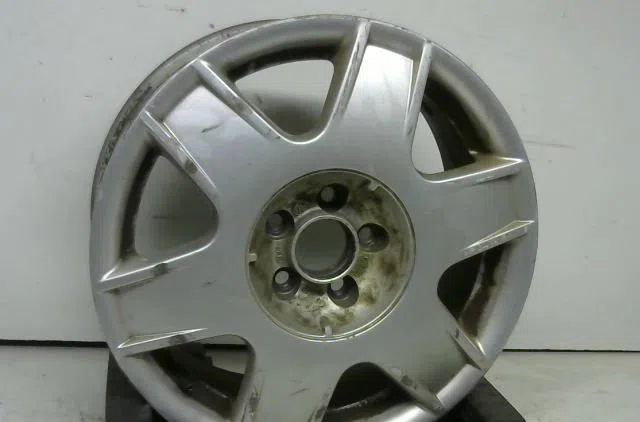 Jante aluminium Volkswagen BORA I (1J2) 2.3 v5 (1998-2000) occasion