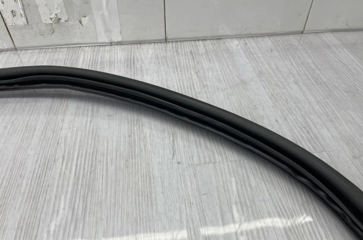 Joint porte avd VOLKSWAGEN POLO 6 PHASE 2 occasion