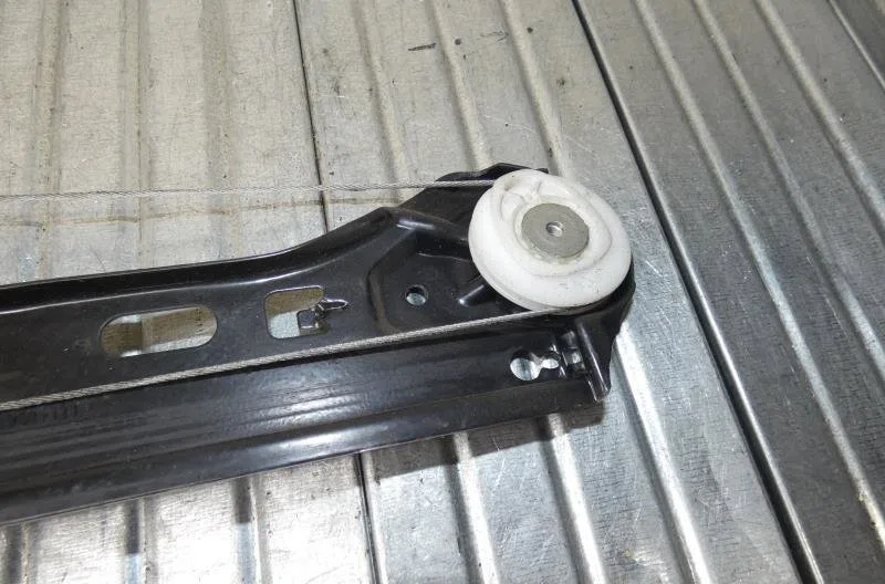 Mecanisme leve-glace arrière gauche MERCEDES CLASSE C 203 PHASE 1 BREAK occasion