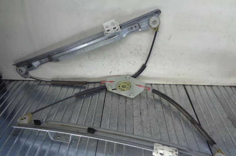 Mécanisme lève-glace avant droit CITROEN C4 PICASSO 1 occasion