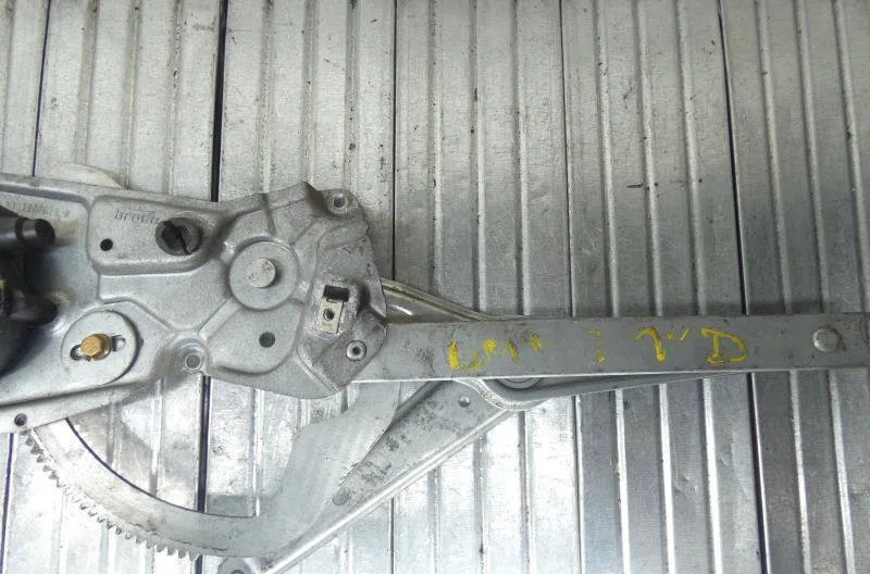 Mecanisme  moteur lève-glace avant droit BMW SERIE 3 E36 occasion