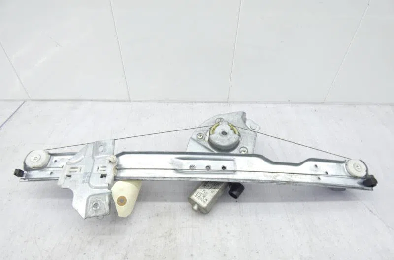 Mecanisme  moteur lève-glace avant droit DACIA DUSTER 1 PHASE 1 occasion
