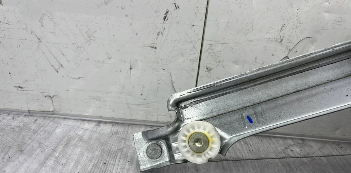 Mecanisme  moteur lève-glace avant droit FIAT TALENTO occasion