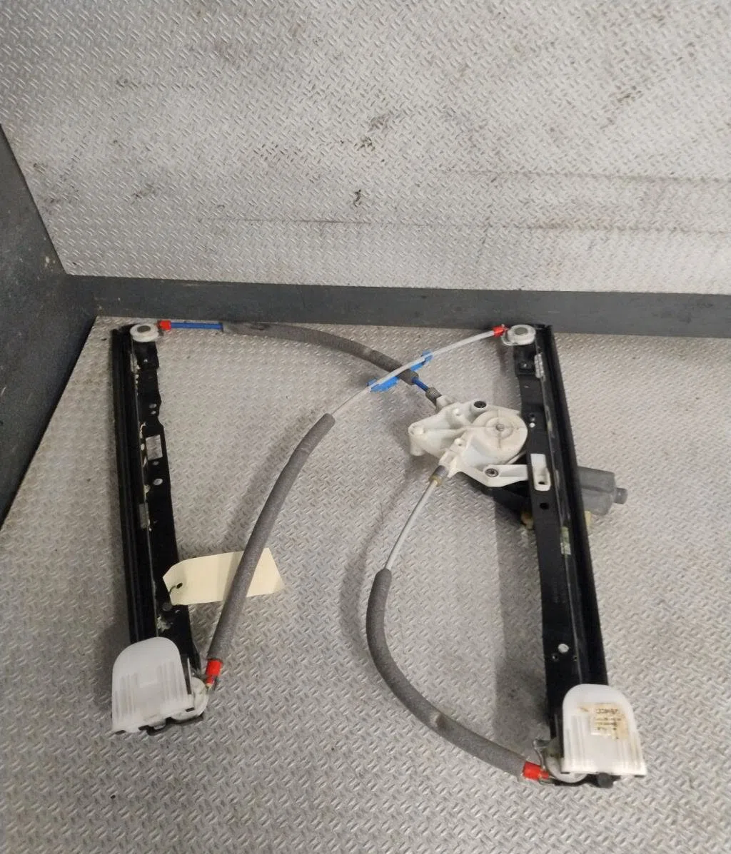 Mecanisme  moteur lève-glace avant droit FORD B-MAX  0 occasion