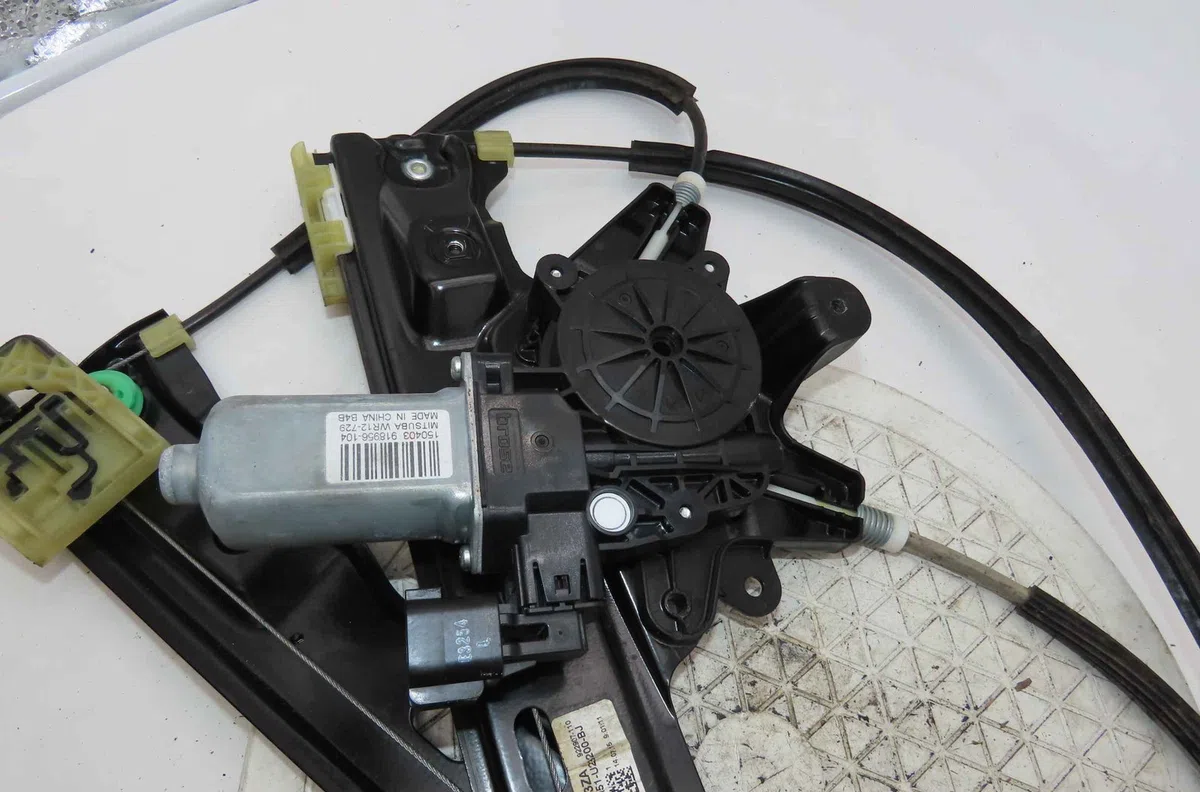 Mecanisme  moteur lève-glace avant droit FORD CMAX II occasion