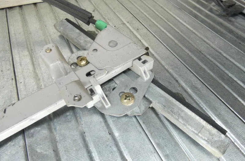 Mecanisme  moteur lève-glace avant droit FORD ESCORT 5 PHASE 1 occasion