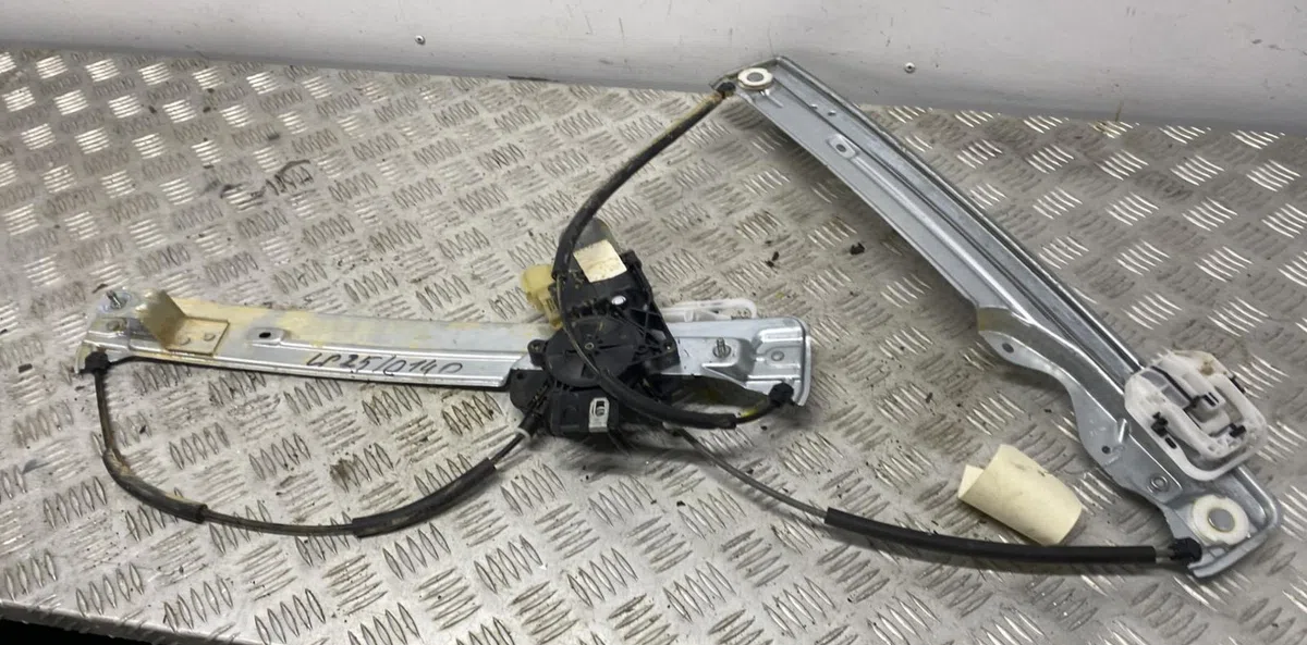 Mecanisme  moteur lève-glace avant droit FORD KUGA 2 PHASE 2 occasion