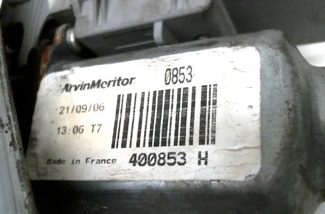 Mecanisme  moteur lève-glace avant droit OPEL TIGRA occasion