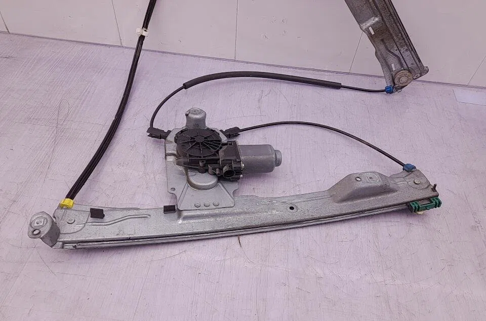 Mecanisme  moteur lève-glace avant droit RENAULT CLIO 3 PHASE 1 occasion