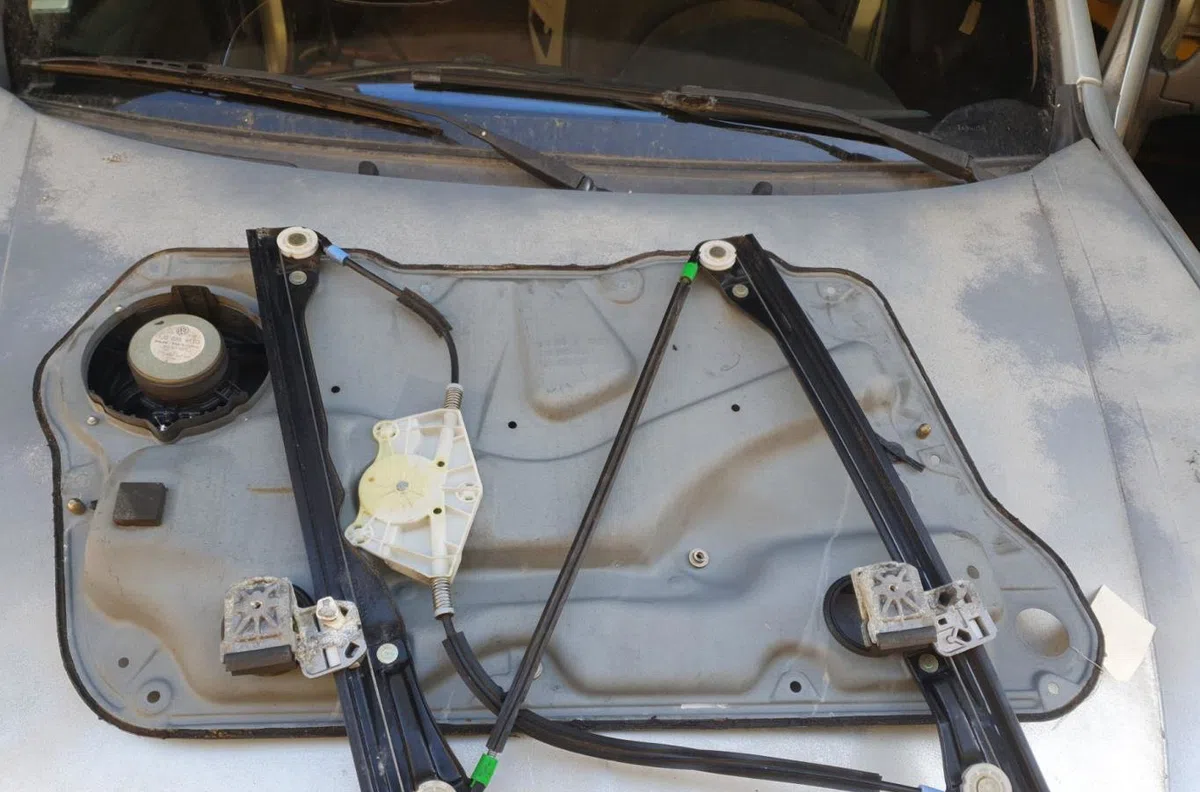 Mecanisme  moteur lève-glace avant droit VOLKSWAGEN GOLF 4 occasion