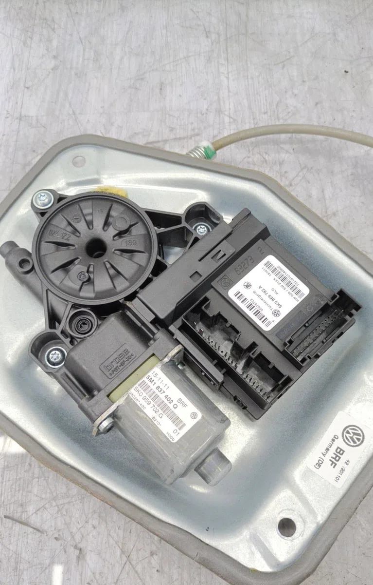 Mecanisme  moteur lève-glace avant droit VOLKSWAGEN GOLF PLUS PHASE 2 occasion