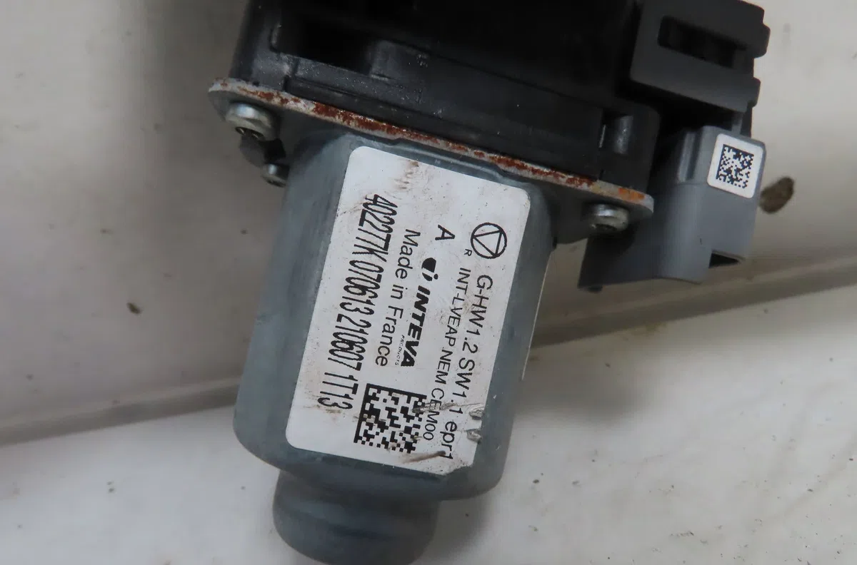 Mecanisme+moteur leve-glace avg CITROEN C4 2013 occasion