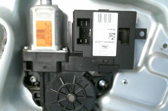 Mecanismemoteur leve-glace ard Ford C-MAX (DM2) 2.0 tdci (2007-2010) occasion