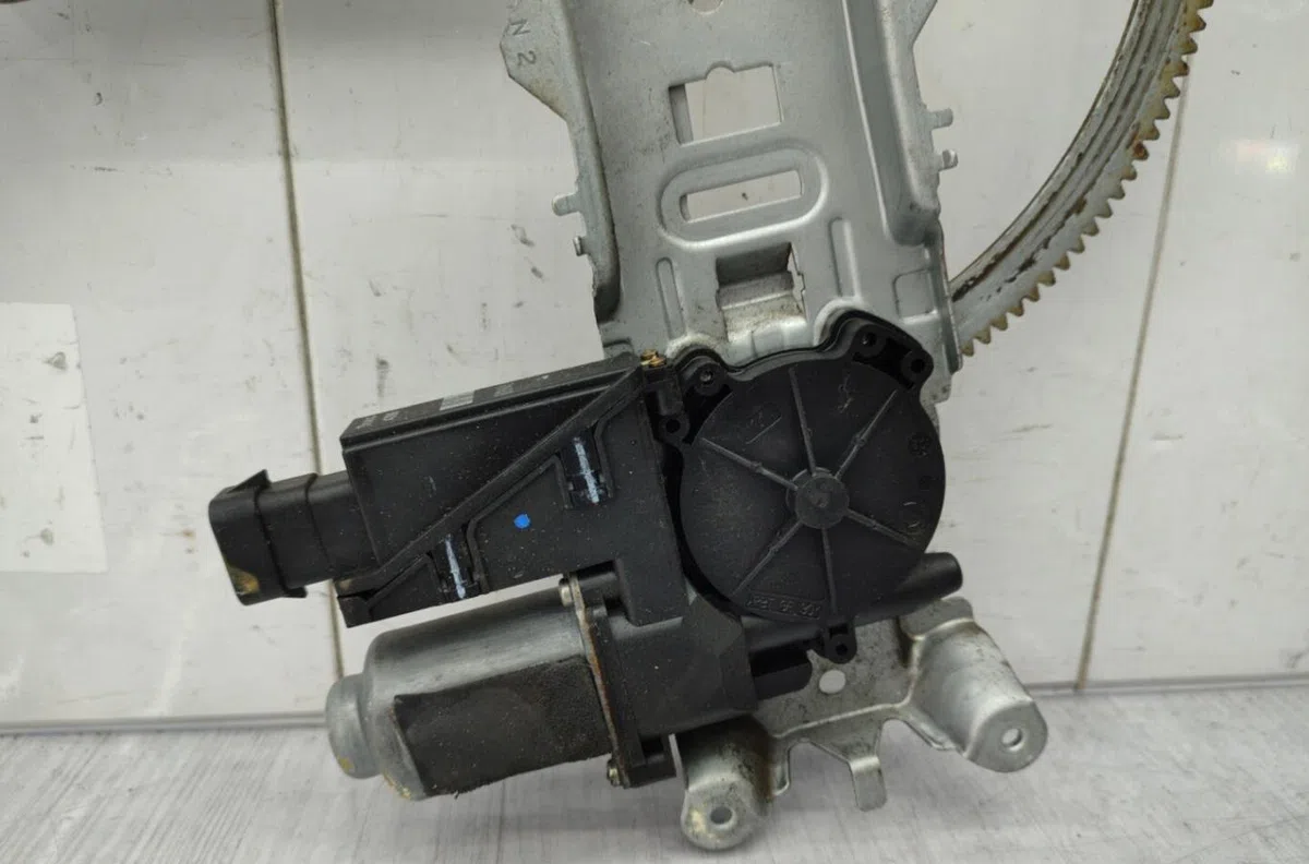 Mecanismemoteur leve-glace avg OPEL CORSA C PHASE 1 occasion