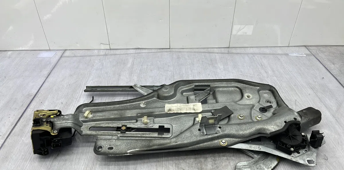 Mecanismemoteur leve-glace avg RENAULT LAGUNA 1 PHASE 1 occasion