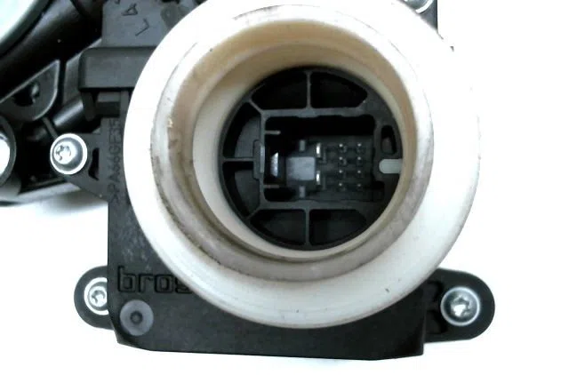 Mecanismemoteur leve-glace avg TOYOTA AURIS occasion