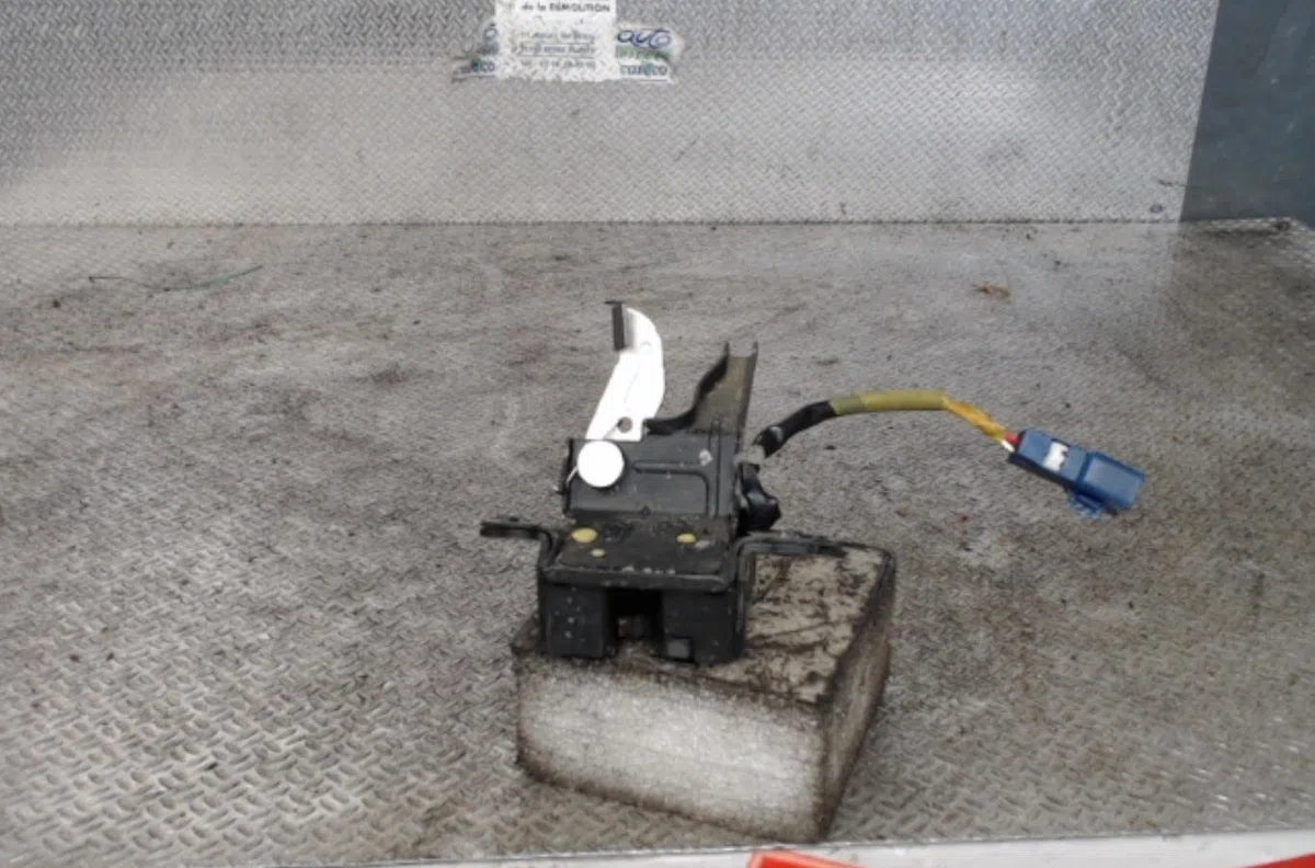Moteur electrique de hayon-coffre TOYOTA YARIS 2  YARIS 2 PHASE 1 occasion