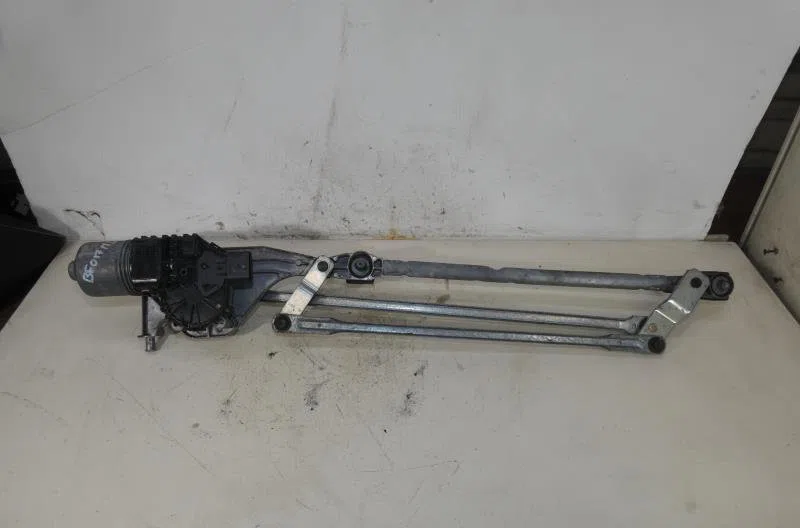 Moteur essuie-glace avant FORD FOCUS 2 PHASE 1 BREAK occasion