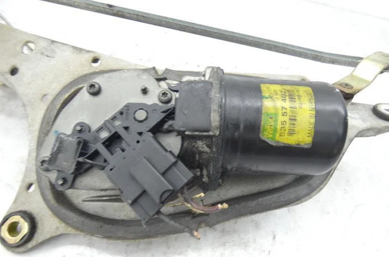 Moteur essuie-glace avant RENAULT LAGUNA 2 PHASE 1 BREAK occasion