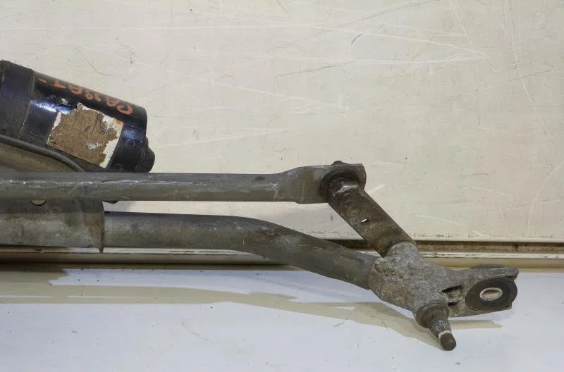 Moteur essuie-glace avant VOLKSWAGEN PASSAT 4 PHASE 1 BREAK occasion