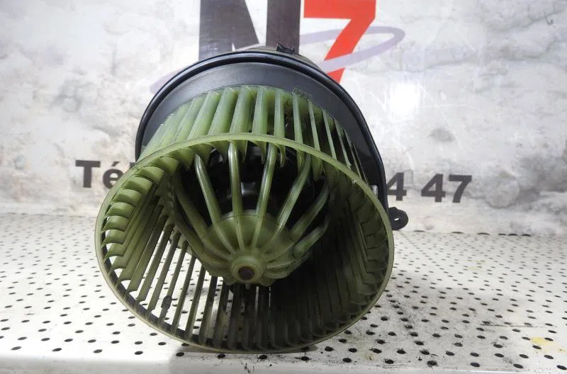 Moteur ventilateur chauffage AUDI A4 1 AVANT PHASE 1 BREAK occasion