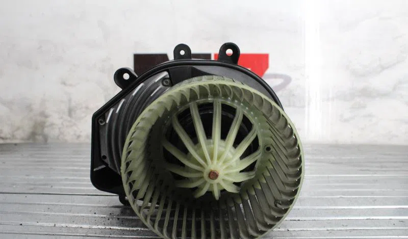 Moteur ventilateur chauffage AUDI A4 1 AVANT PHASE 2 BREAK occasion