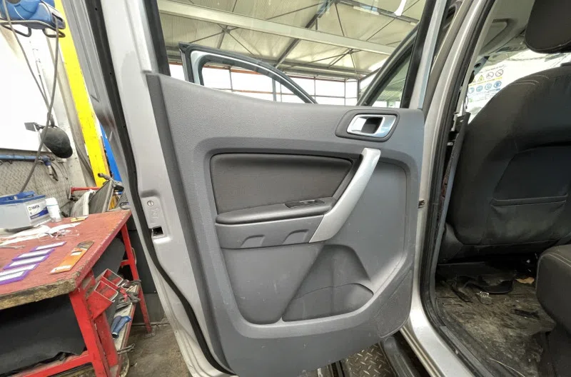 Panneau de porte arriere gauche pour FORD RANGER 4 PHASE 1