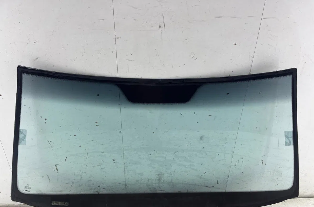 Pare-brise MERCEDES CLASSE E 210 PHASE 1 occasion