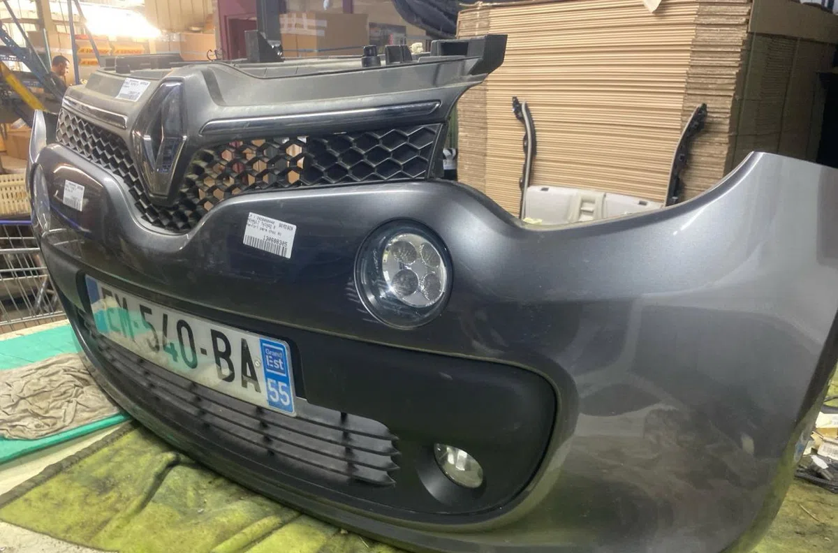 Pare-choc avant RENAULT TWINGO 3 PHASE 1 occasion
