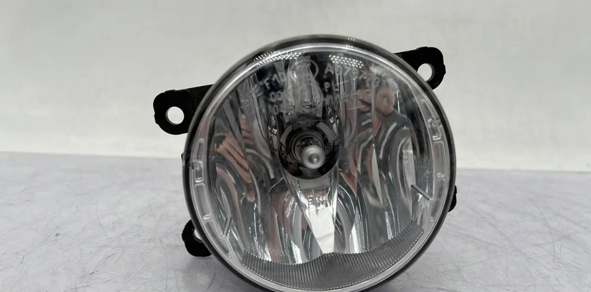 Phare antibrouillard avant droit DACIA DUSTER 2 PHASE 2 occasion