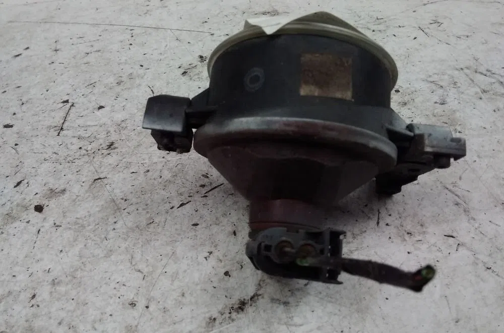Phare antibrouillard avant droit FORD FOCUS 2007 occasion