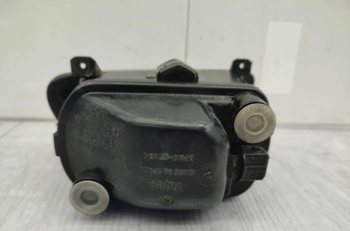 Phare antibrouillard avant droit FORD MONDEO 1 PHASE 1 occasion