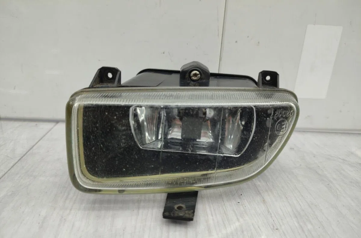 Phare antibrouillard avant droit FORD MONDEO 1 PHASE 1 occasion