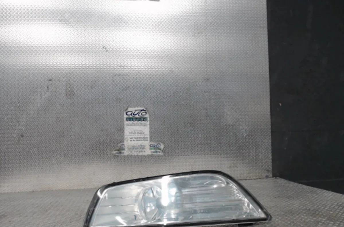 Phare antibrouillard avant droit FORD MONDEO 3  MONDEO 3 PHASE 1 occasion