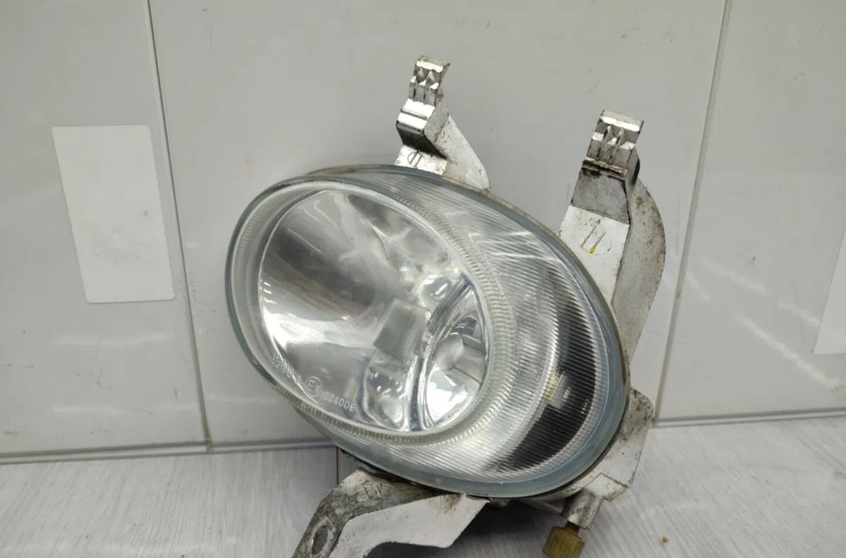 Phare antibrouillard avant droit PEUGEOT 206 PHASE 2 occasion