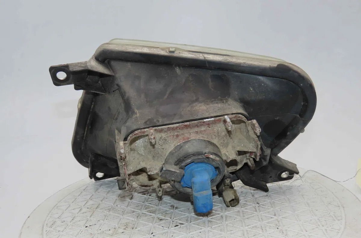 Phare antibrouillard avant droit PEUGEOT 607 occasion