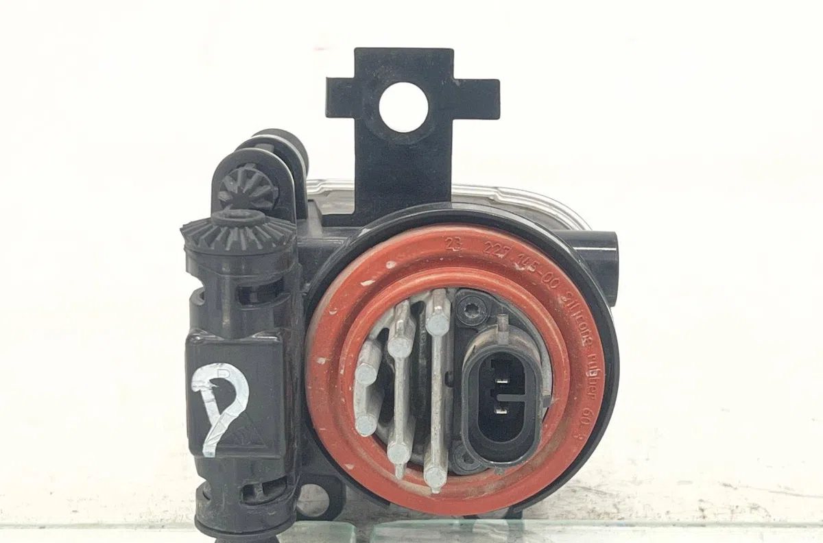 Phare antibrouillard avant droit RENAULT CLIO 5 PHASE 1 occasion