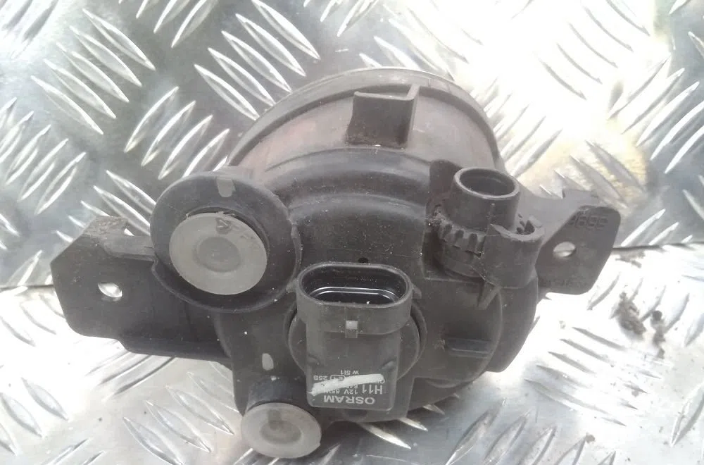 Phare antibrouillard avant droit RENAULT LAGUNA 2002 occasion