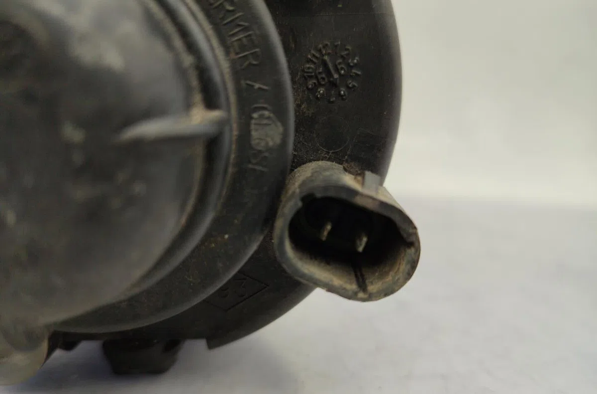 Phare antibrouillard avant droit RENAULT SCENIC 1 PHASE 2 occasion