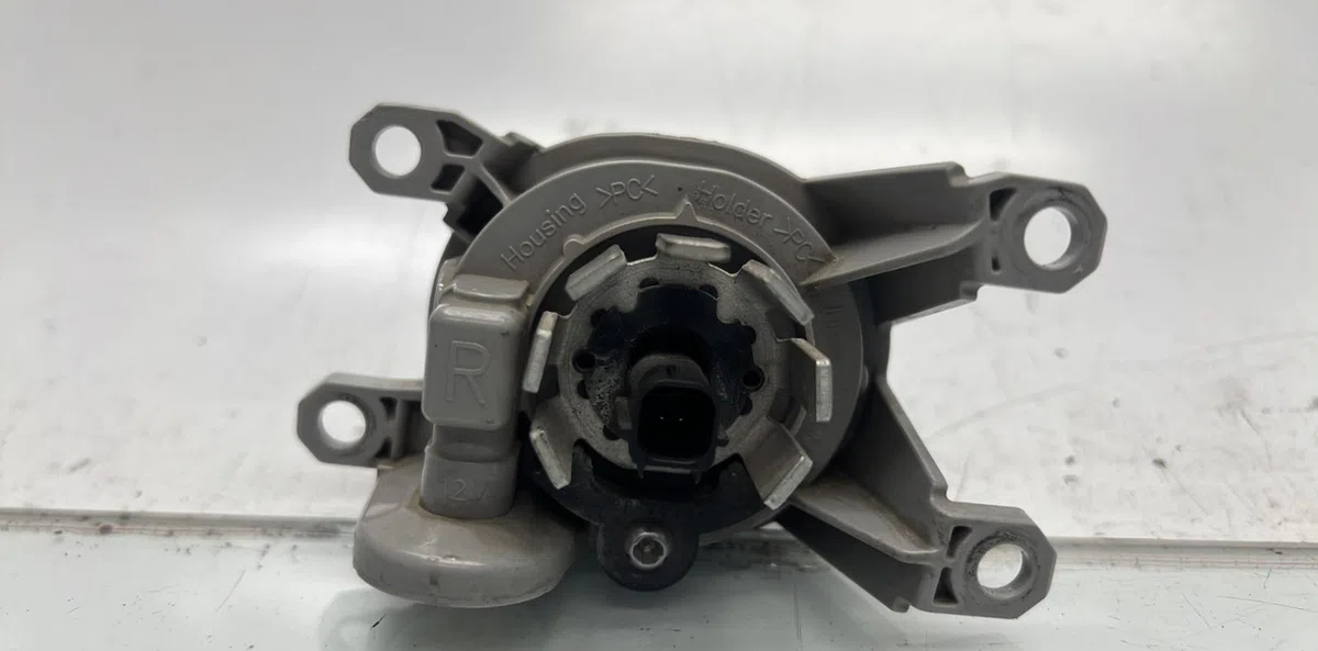 Phare antibrouillard avant droit TOYOTA COROLLA E21 BREAK occasion