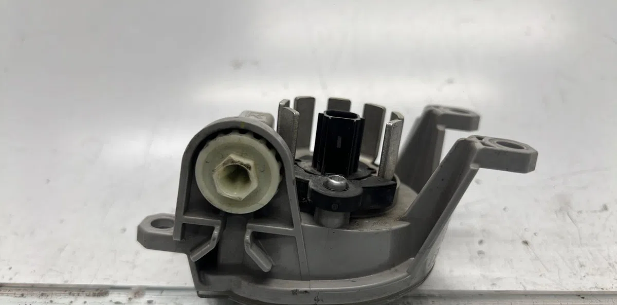 Phare antibrouillard avant droit TOYOTA COROLLA E21 BREAK occasion